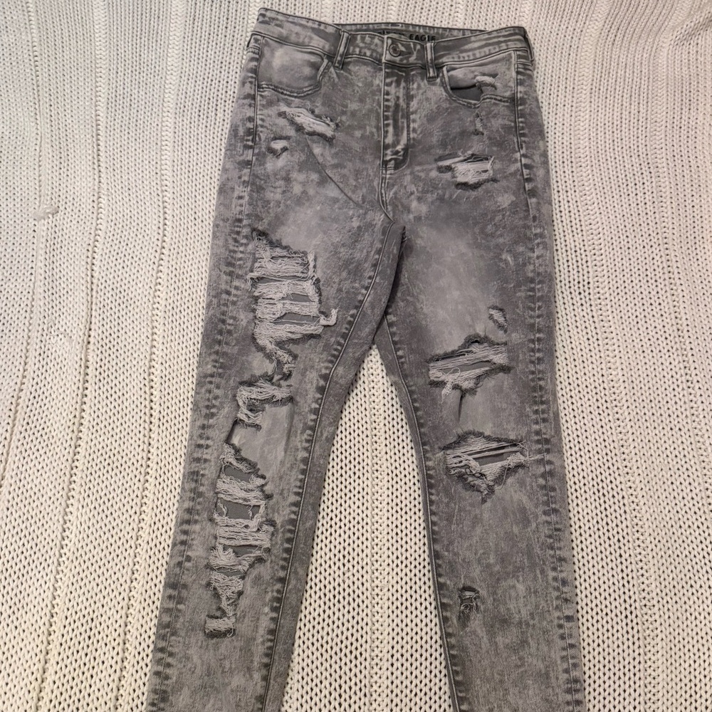 AMERICAN EAGLE • Distressed Gray Women's Jeans